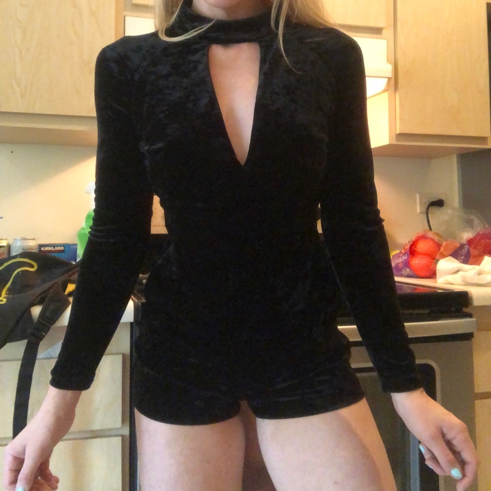 Short velour play suit